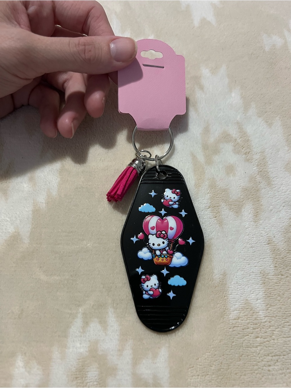 Hello Kitty Keychain ✨ - Picture 2 of 3